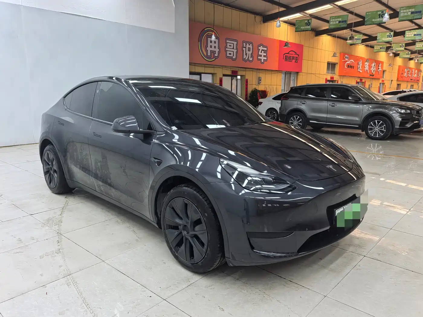 TESLA MODEL Y
