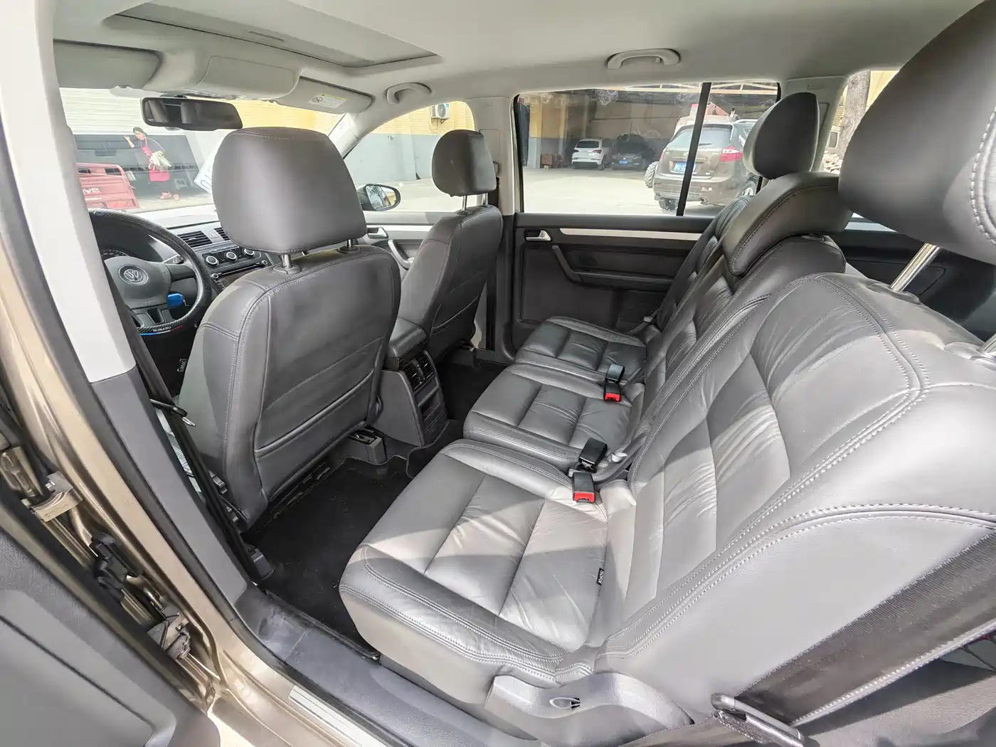 Volkswagen Touran 2015 1.4T DSG Comfort Edition 5-seater фото 10