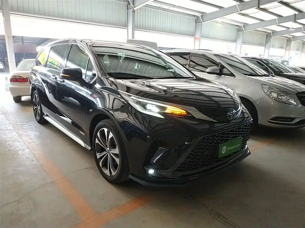 Toyota Granvia 2023 2.5L Hybrid Prestige PLUS Edition фото 22