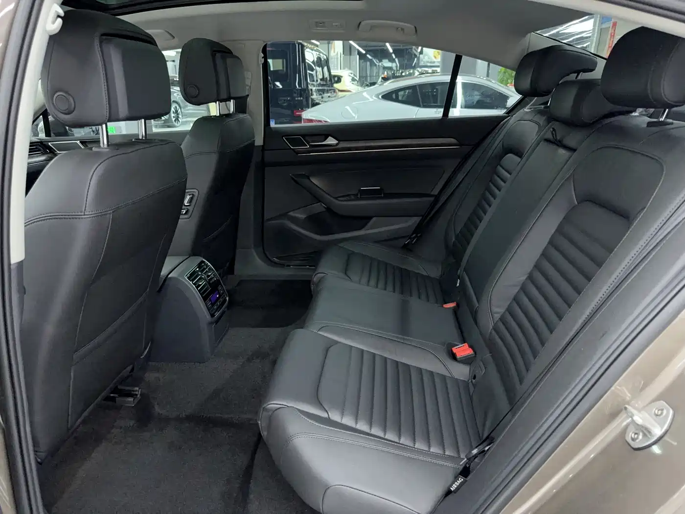 Volkswagen Magotan 2018 Facelift 380TSI DSG Luxury фото 7