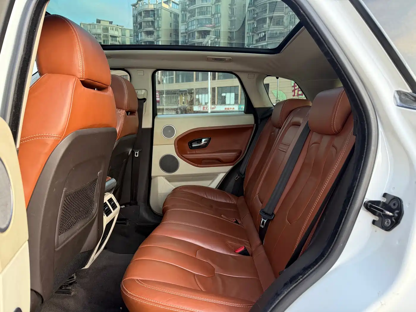 Land Rover Range Rover Evoque (Import) 2012 2.0T 5-door Dynamic Edition фото 11