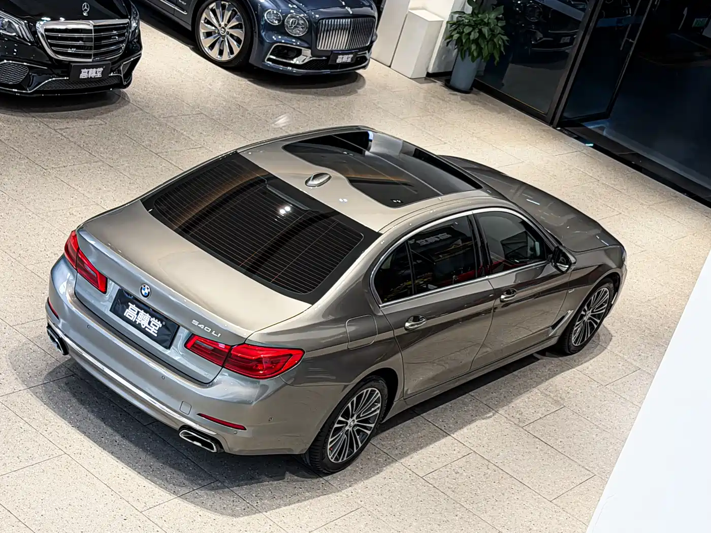 BMW 5 Series 2018 540Li Executive Version фото 15