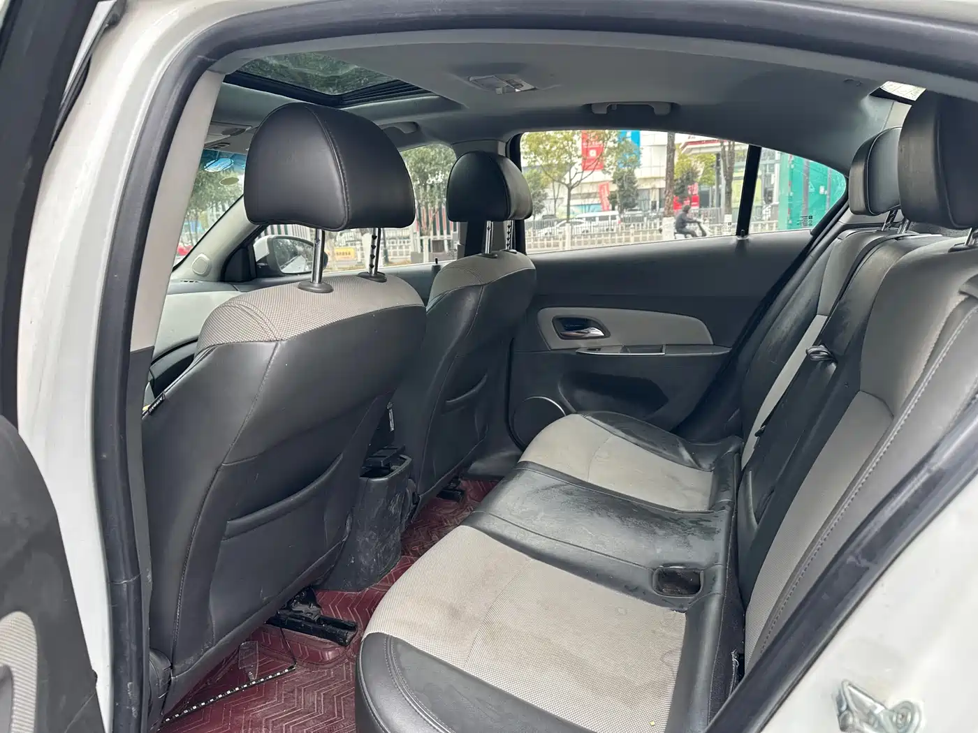 Chevrolet Cruze 2013 Model 1.8L SE AT фото 7
