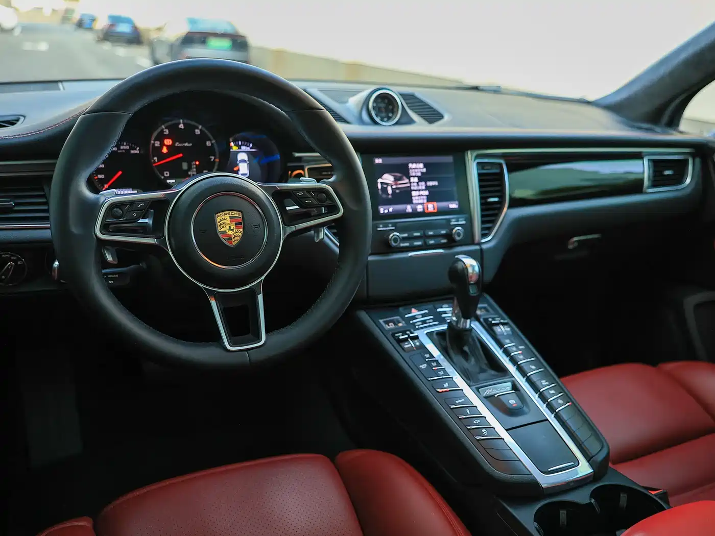 Porsche Macan 2017 Macan Turbo 3.6T фото 10
