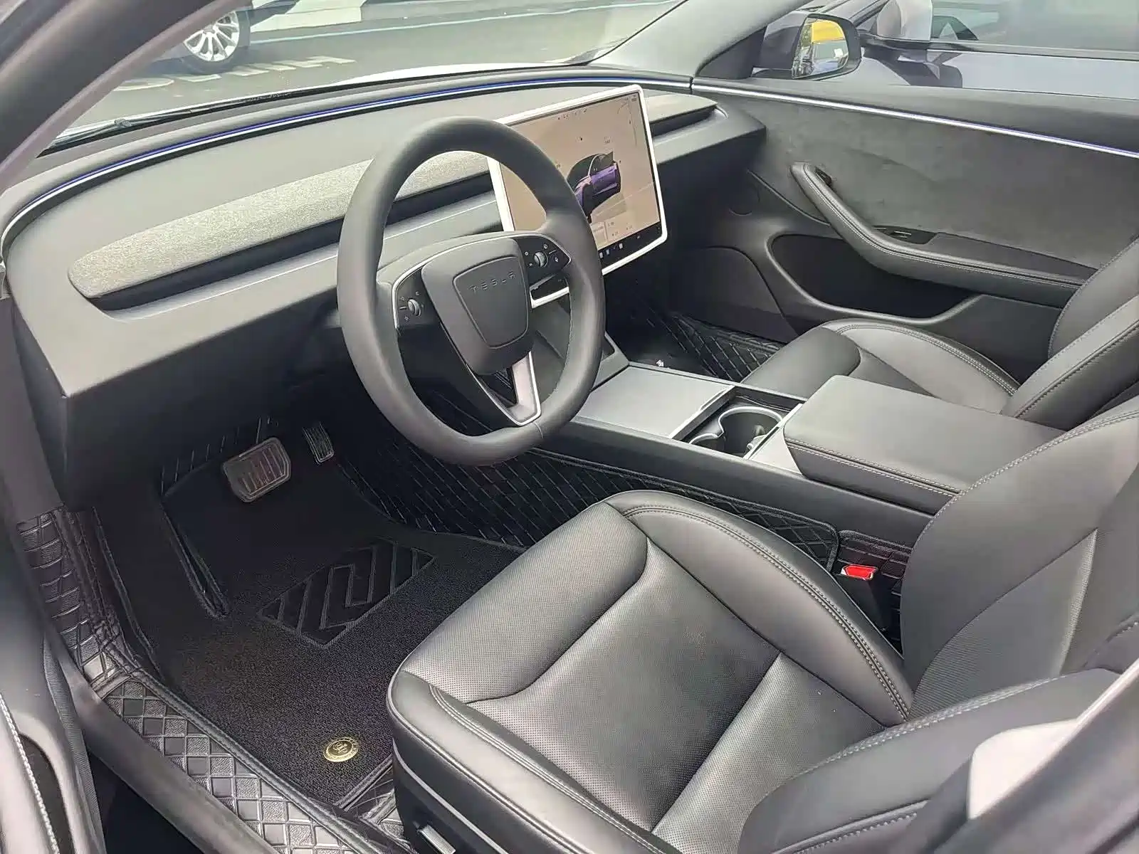 Photo 4 - Tesla Model 3