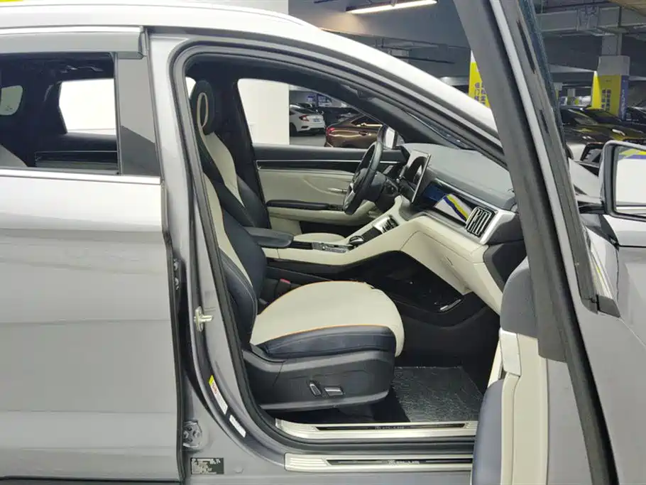 BYD Song PLUS PHEV 2021 EV Flagship фото 8