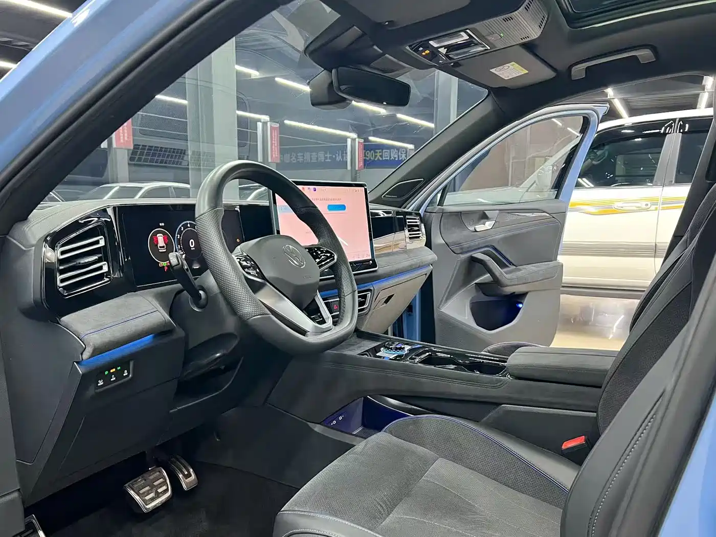Volkswagen Tiguan L 2024 PRO 380TSI 4WD R-Line Premium Edition фото 5