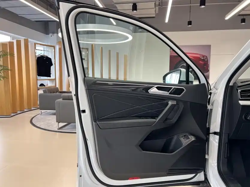 VOLKSWAGEN TIGUAN L NEW ENERGY