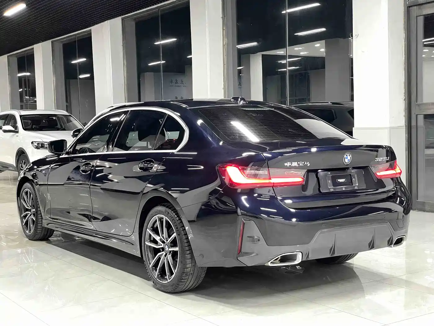 BMW 3 Series 2023 320Li M Sport Package фото 4