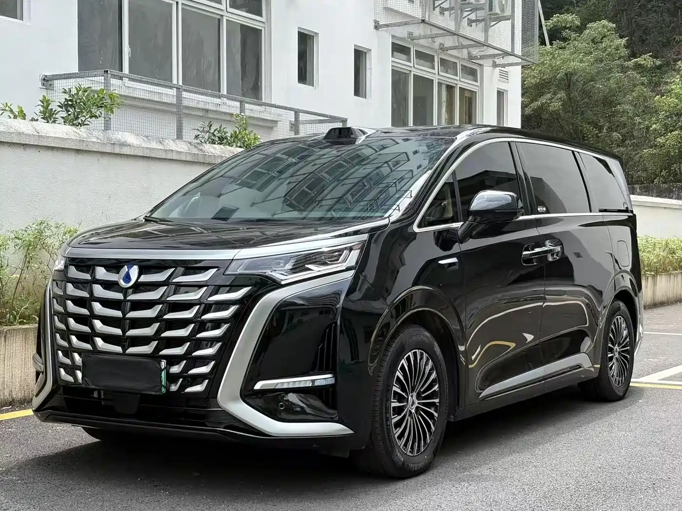 Denza D9 2026 2025 DM-i Smart Driving Edition 1020 AWD Flagship