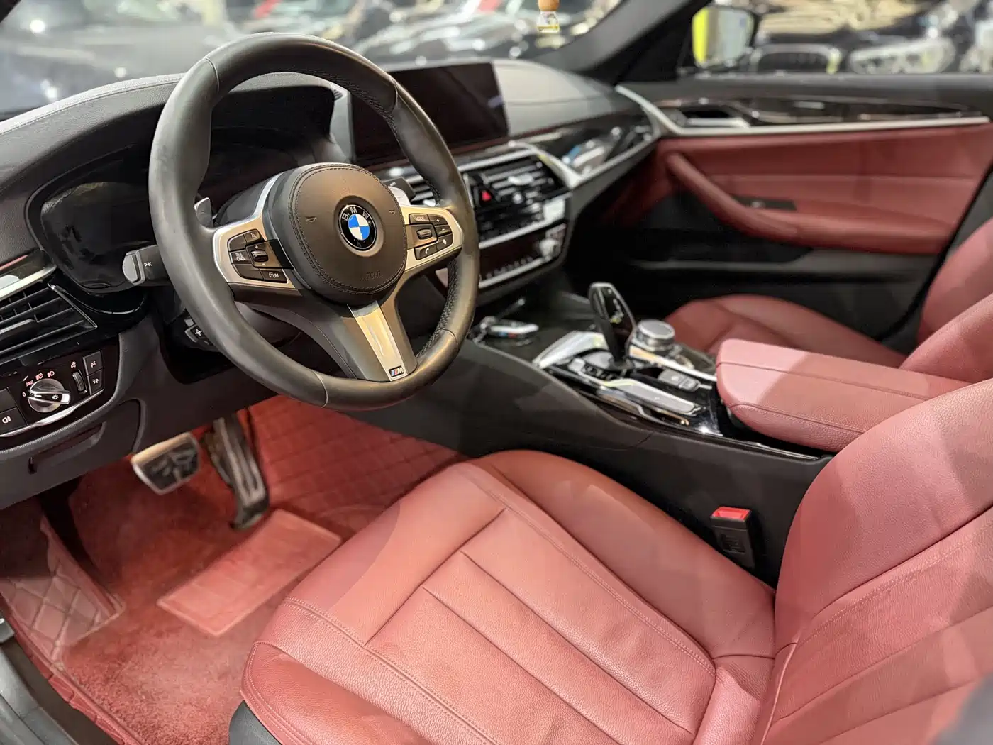 BMW 5 Series 2019 530Li Leading M Sport Package фото 5