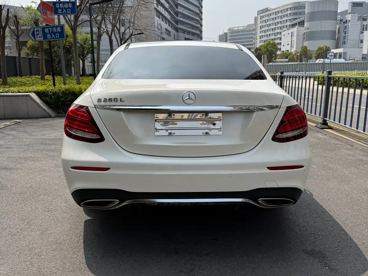 Mercedes-Benz E-Class 2020 Model E 260 L Sport фото 21