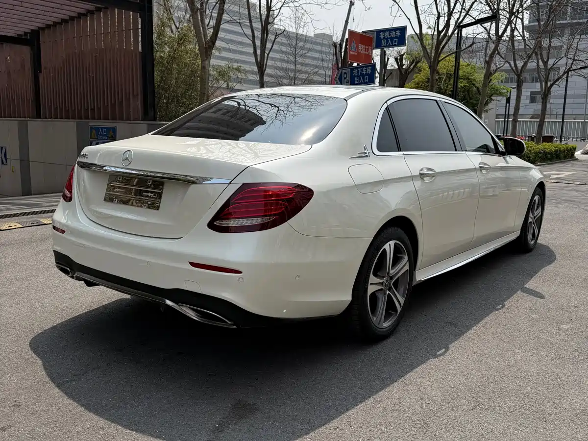 Mercedes-Benz E-Class 2020 Model E 260 L Sport фото 22