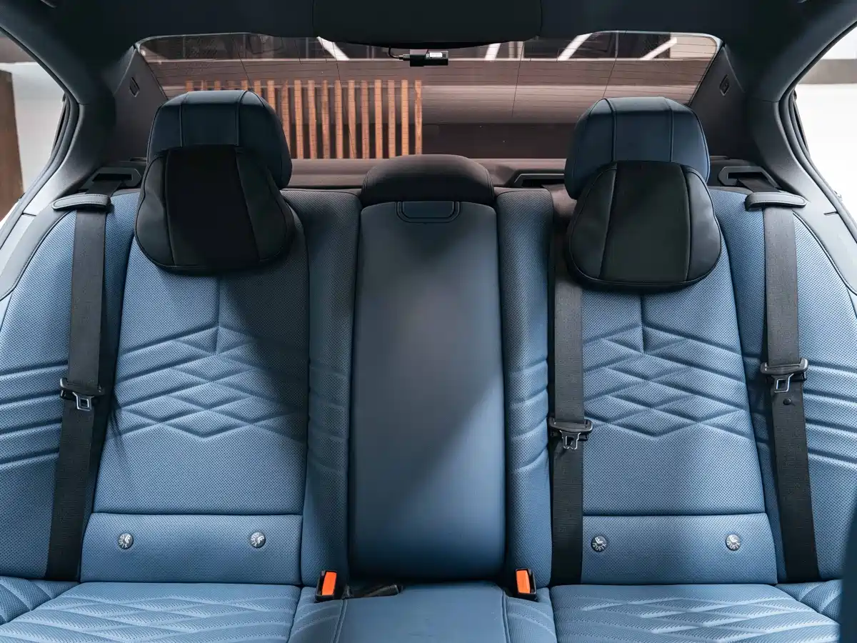 BMW i5 2024 eDrive 35L Premium Model M Sport Package фото 22