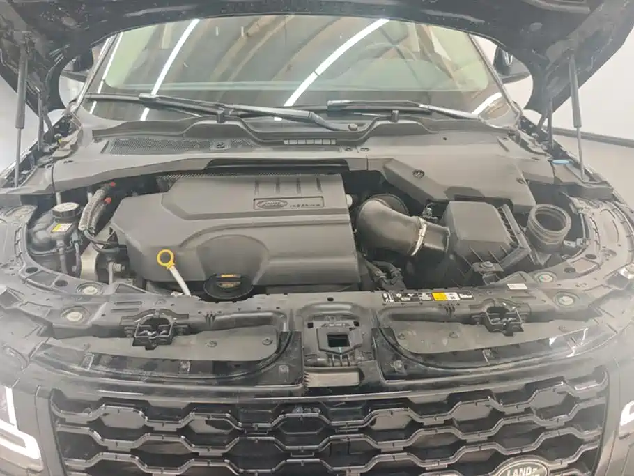 Land Rover Range Rover Evoque 2022 Range Rover Evoque L 249PS R-Dynamic Corinthian Bronze Special Edition фото 10