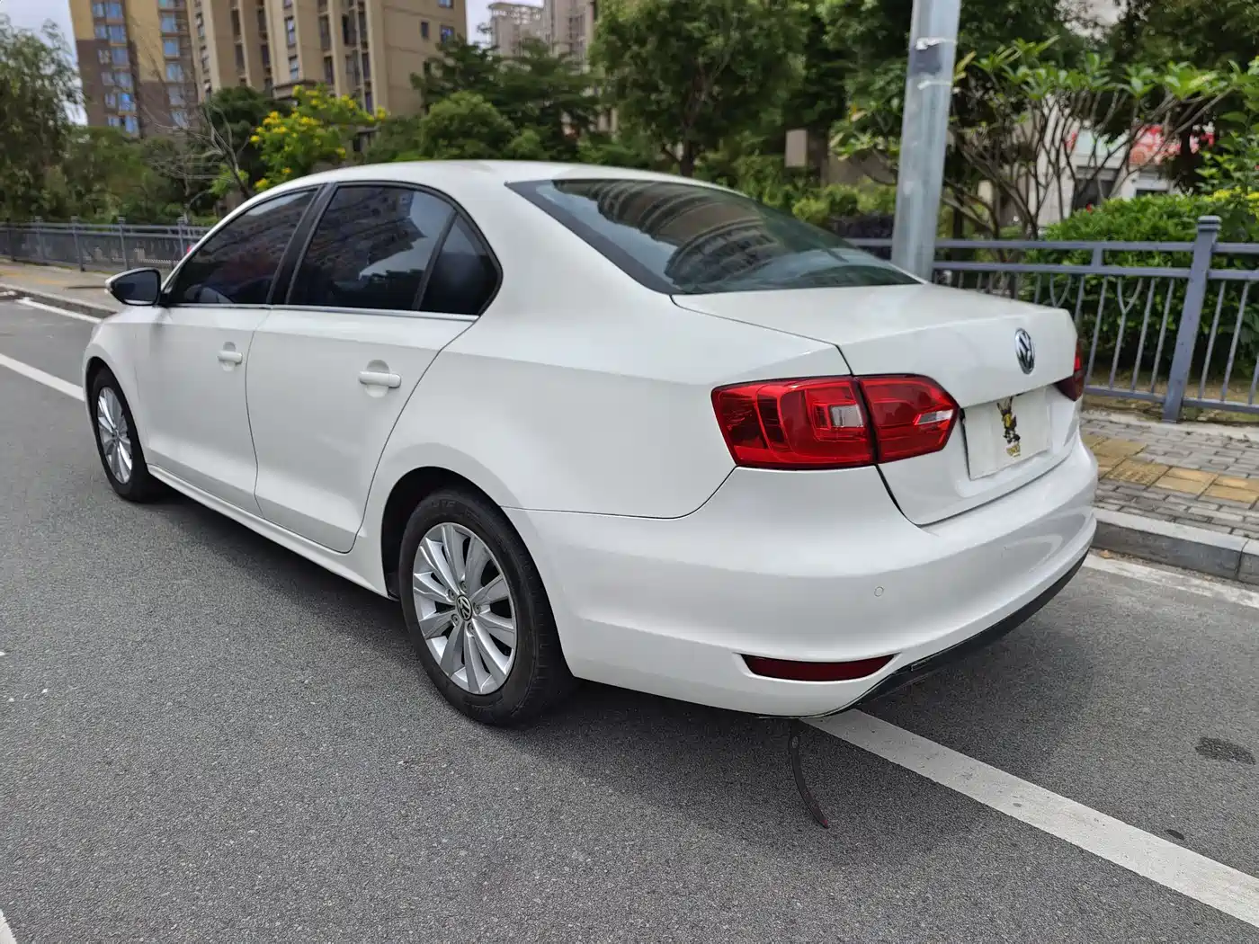 Volkswagen Sagitar 2014 Facelift 1.6L Automatic Comfort фото 5