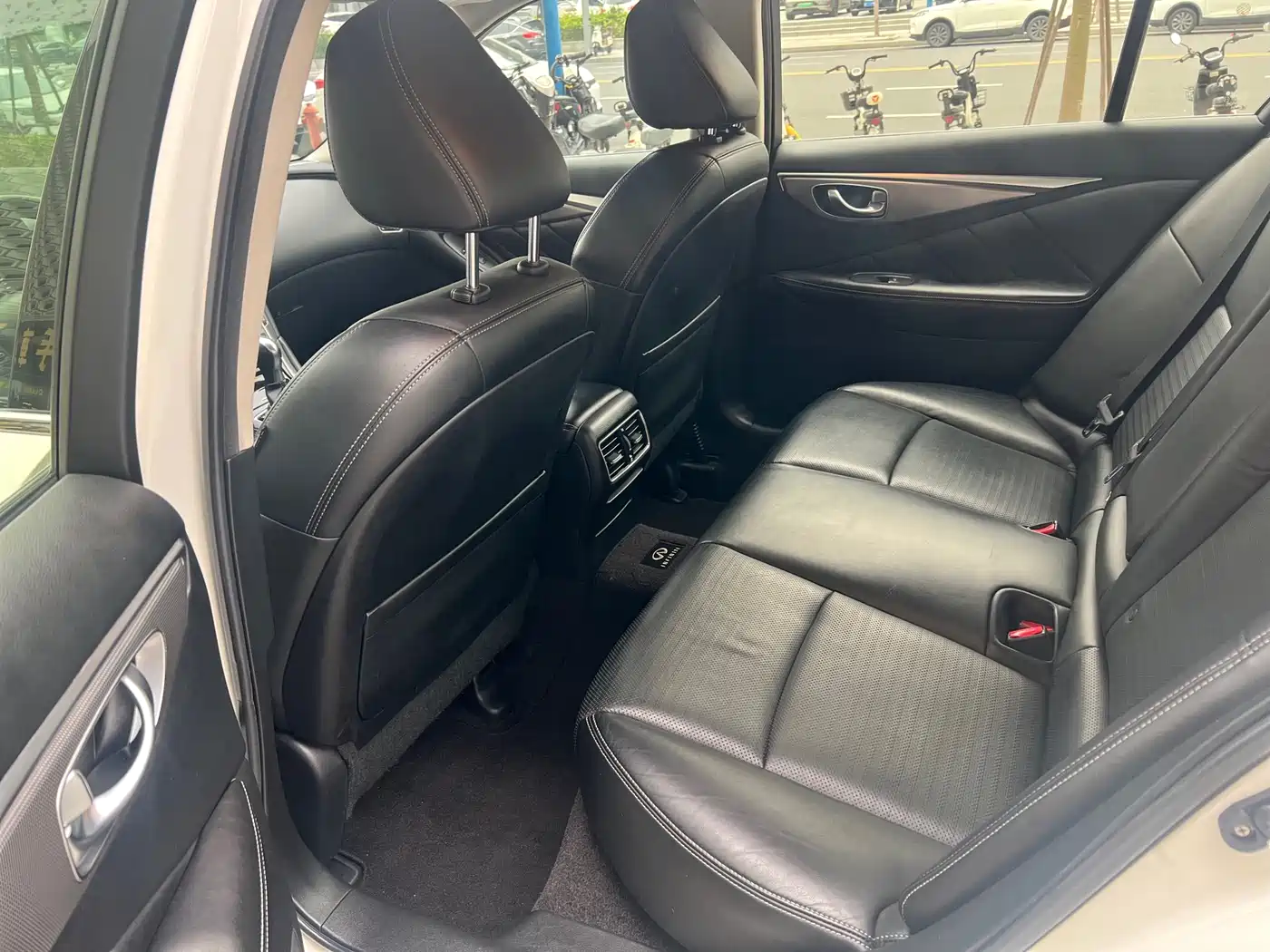 Infiniti Q50 2014 3.7L Luxury Sport фото 5
