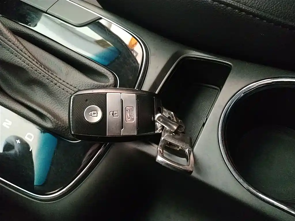 Kia K3 2017 1.6L Automatic 15th Anniversary Special GLS фото 9