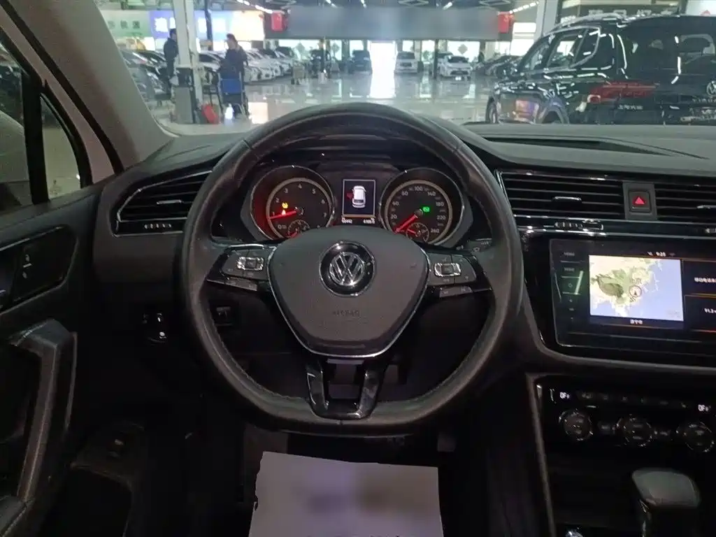 Volkswagen Tiguan L 2019 Facelift 330TSI Auto 2WD Smart Luxury China VI фото 11