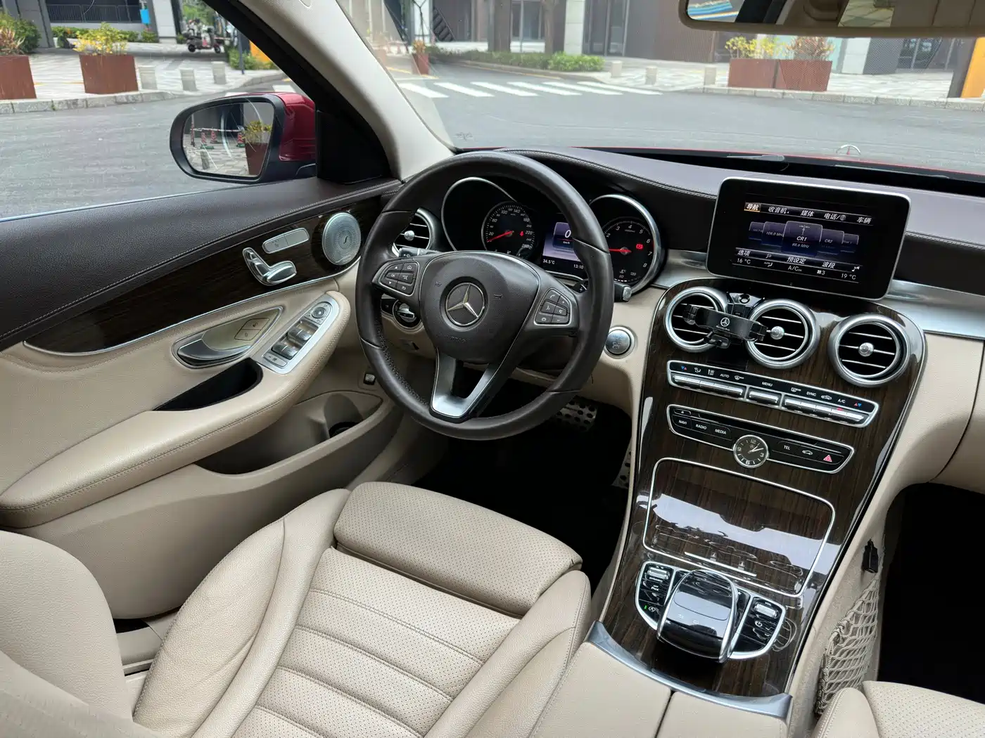 Mercedes-Benz C-Class 2016 2016 C 200 L