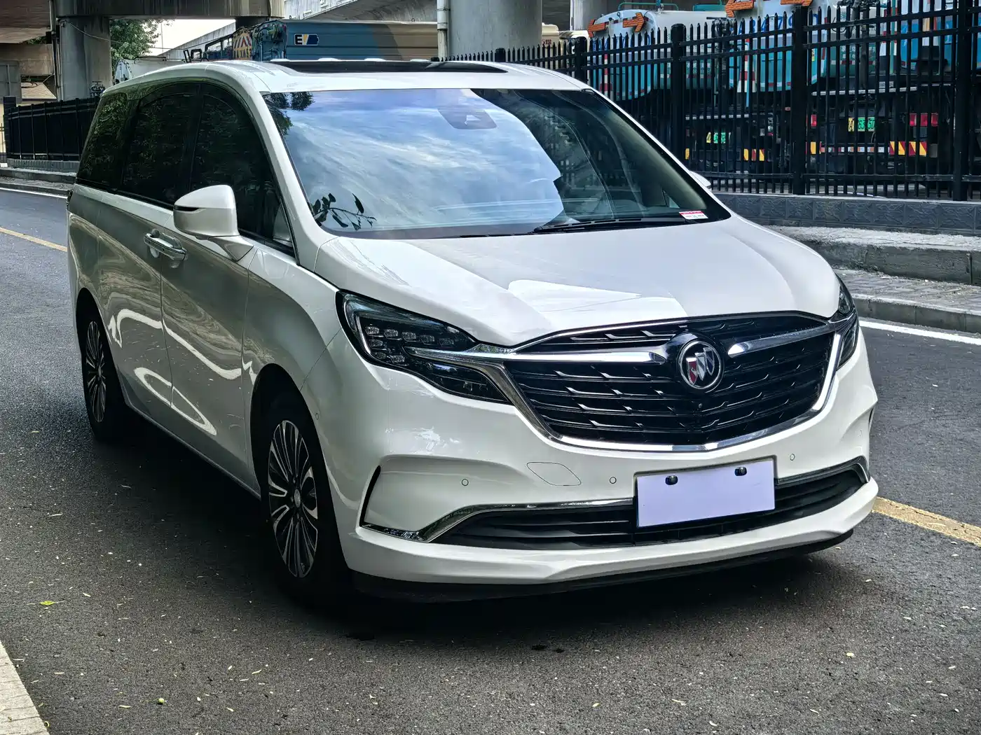 Buick GL8 2021 ES Landlord 653T Luxury фото 3