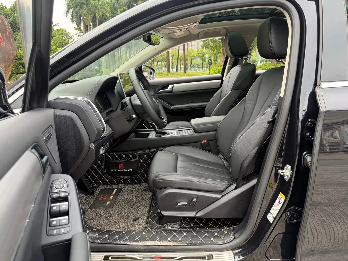 BYD Tang 2018 2018 2.0T Automatic Smart Connection Honor Edition 7-Seater China V