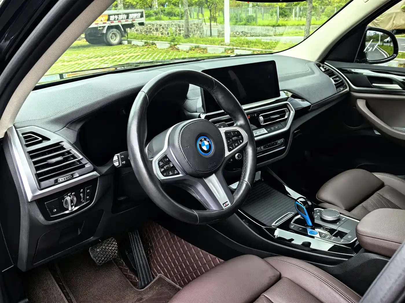 BMW IX3