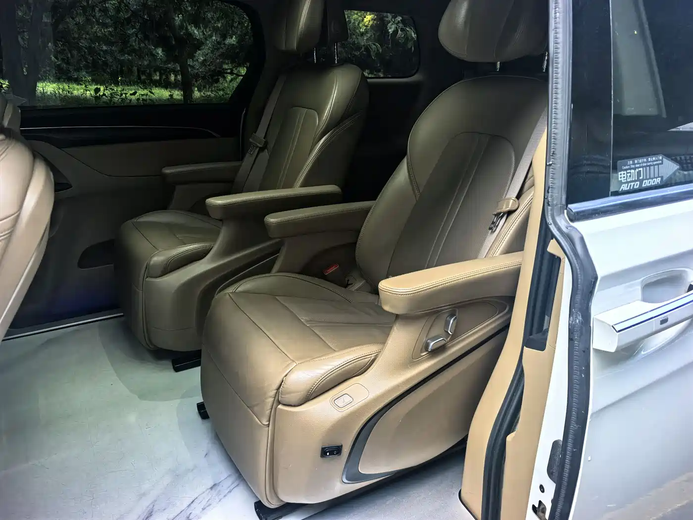 Buick GL8 2021 ES Landlord 653T Luxury фото 12