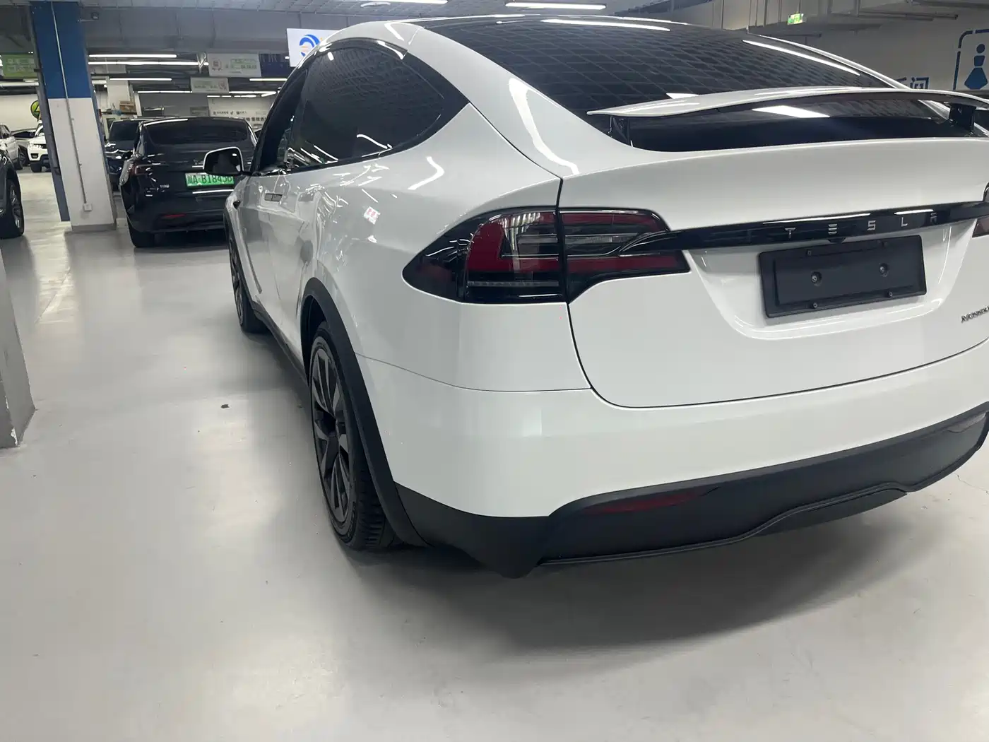 TESLA MODEL X