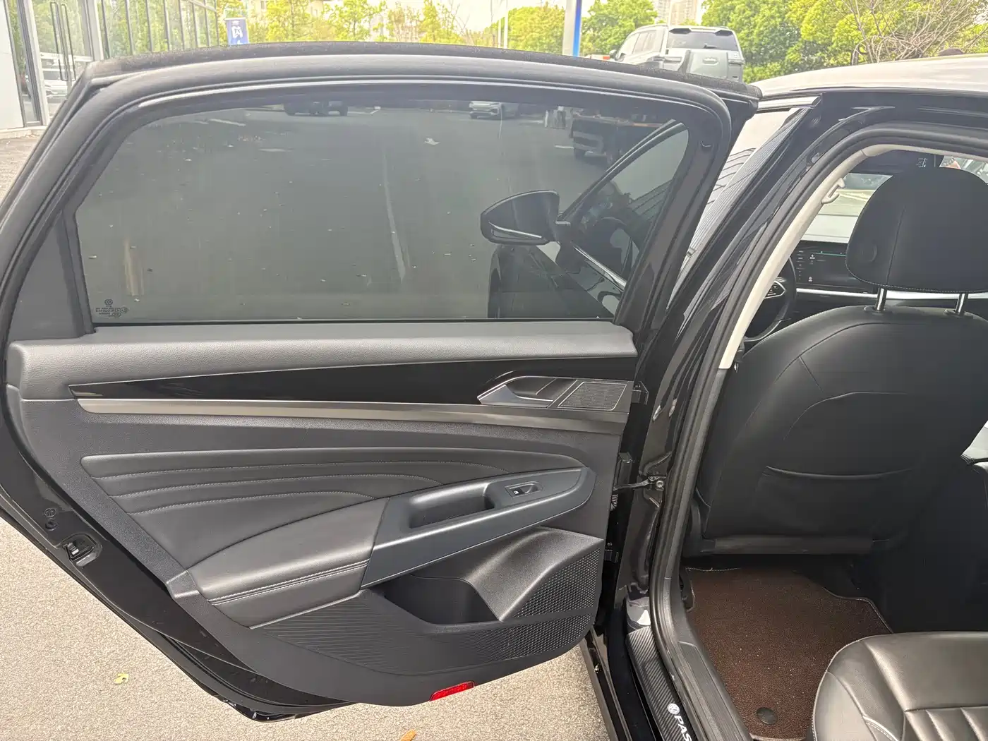 Volkswagen Passat 2023 Facelift 330TSI Starlight Elite Edition фото 7