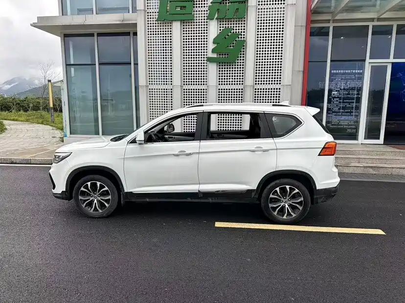 Dongfeng Fengxing Jingyi X5 2017 2017 1.6L CVT Luxury