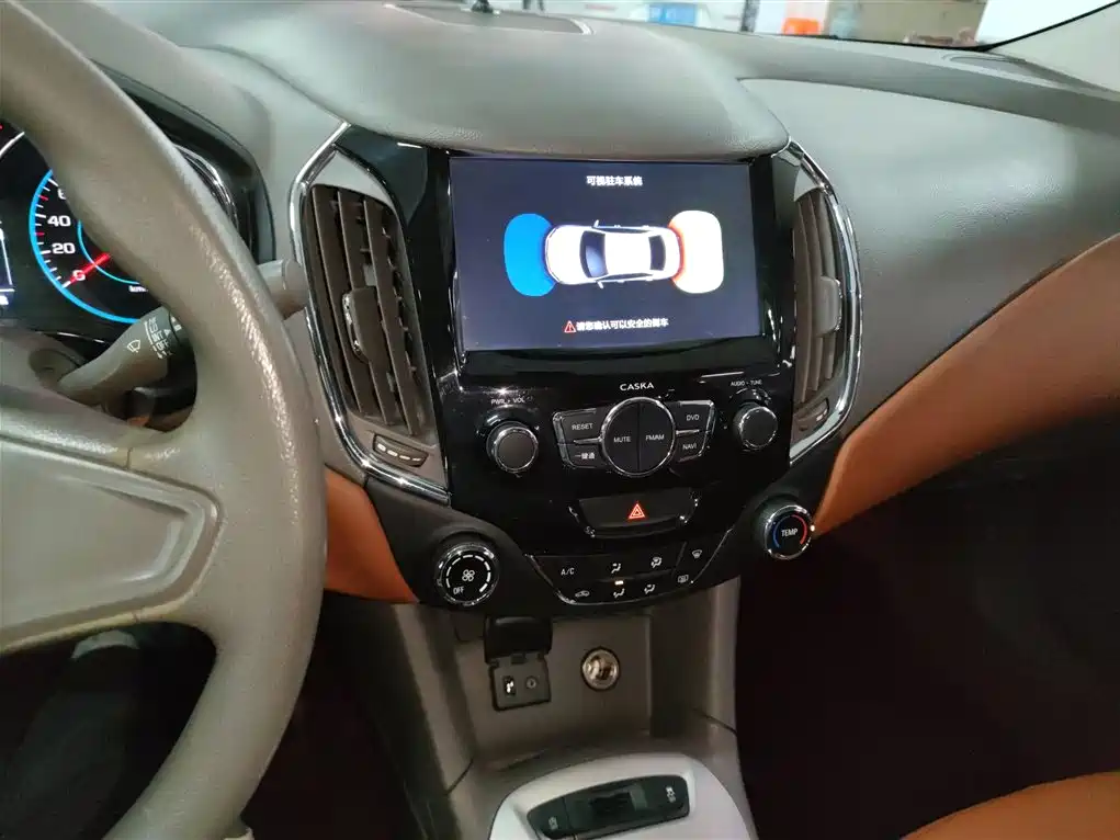 Chevrolet Cruze 2016 1.5L Automatic Fashion Sunroof Edition фото 13