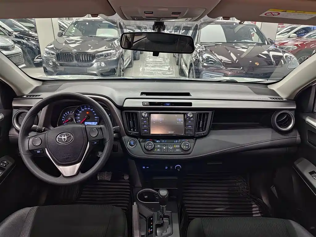 Toyota RAV4 Rongfang 2016 2.0L CVT 2WD Trend (China V) фото 6