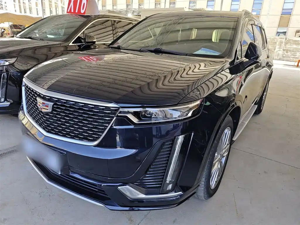 Cadillac XT6 2021 2.0T 7-seater 4WD Luxury фото 2