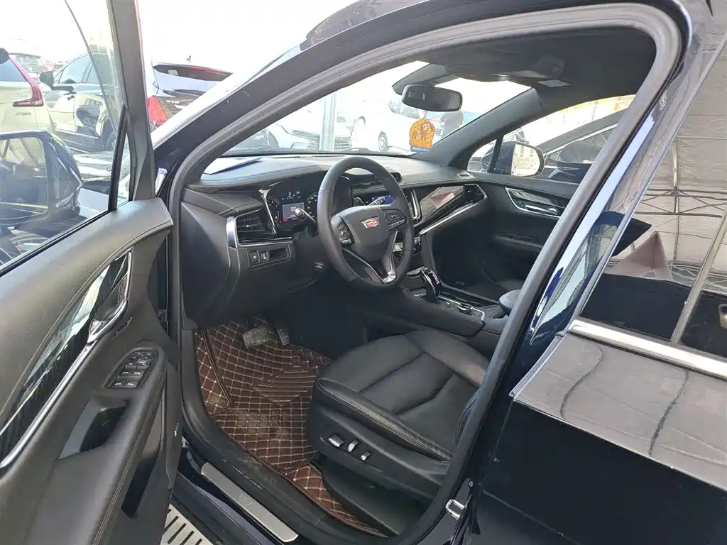 Cadillac XT6 2021 2.0T 7-seater 4WD Luxury фото 15