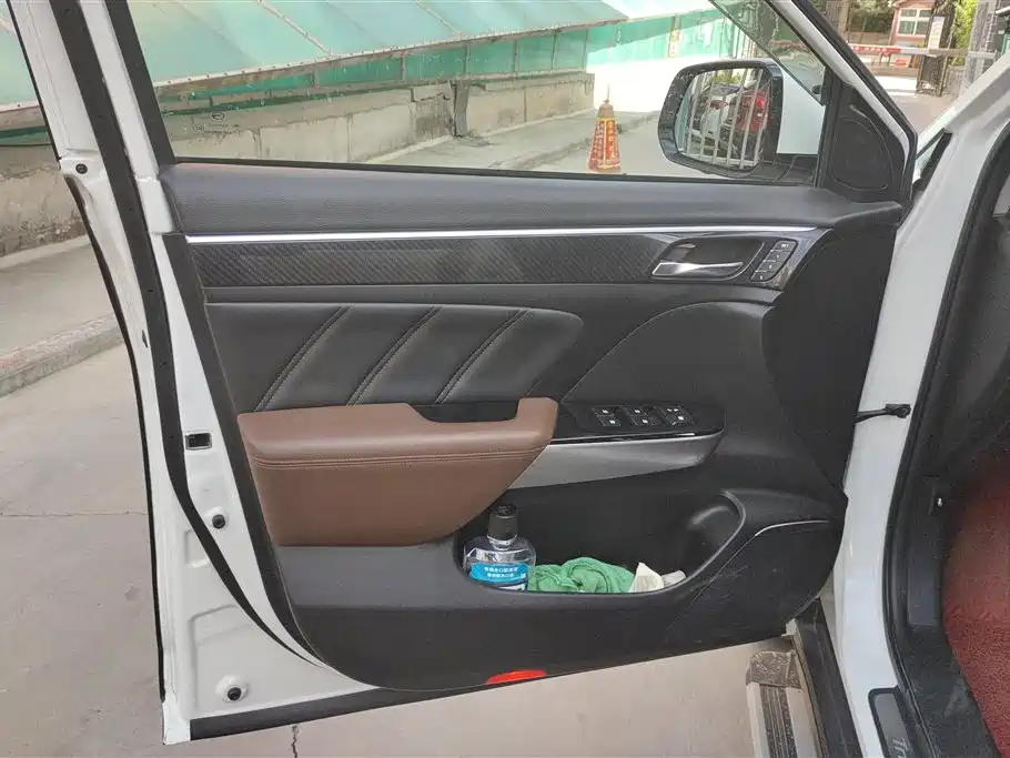 GAC Trumpchi Trumpchi GS7 2017 320T 4WD Luxury Smart Connect фото 7