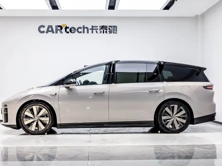 Li Auto Li i8 2025 2025 Standard Edition