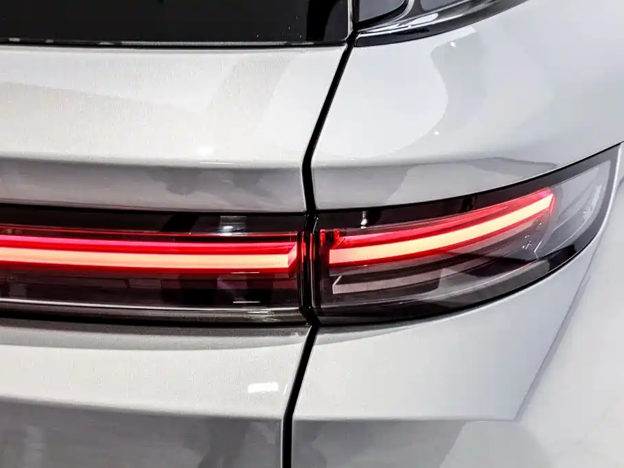 Li Auto Li i8 2025 2025 Standard Edition