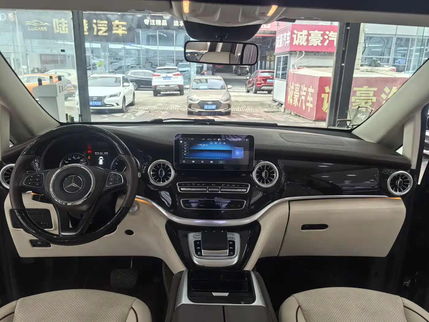 Mercedes-Benz Vito 2021 2.0T Business Edition 7-seater фото 18