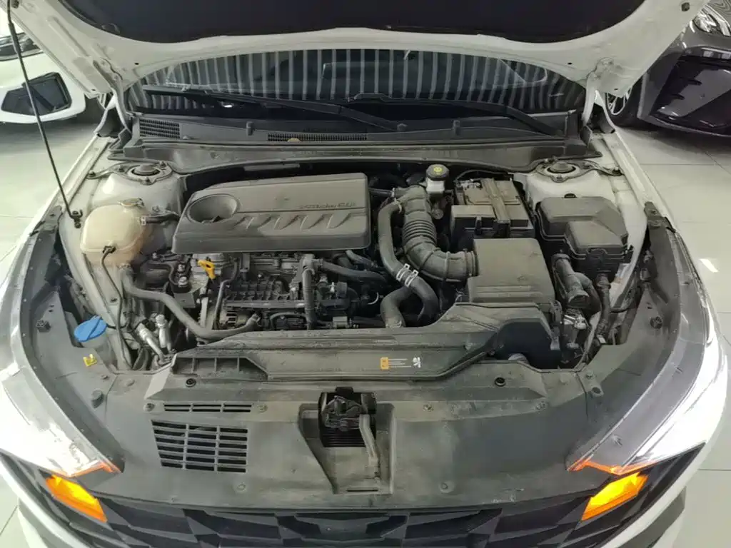 Фото 20 - Hyundai Elantra