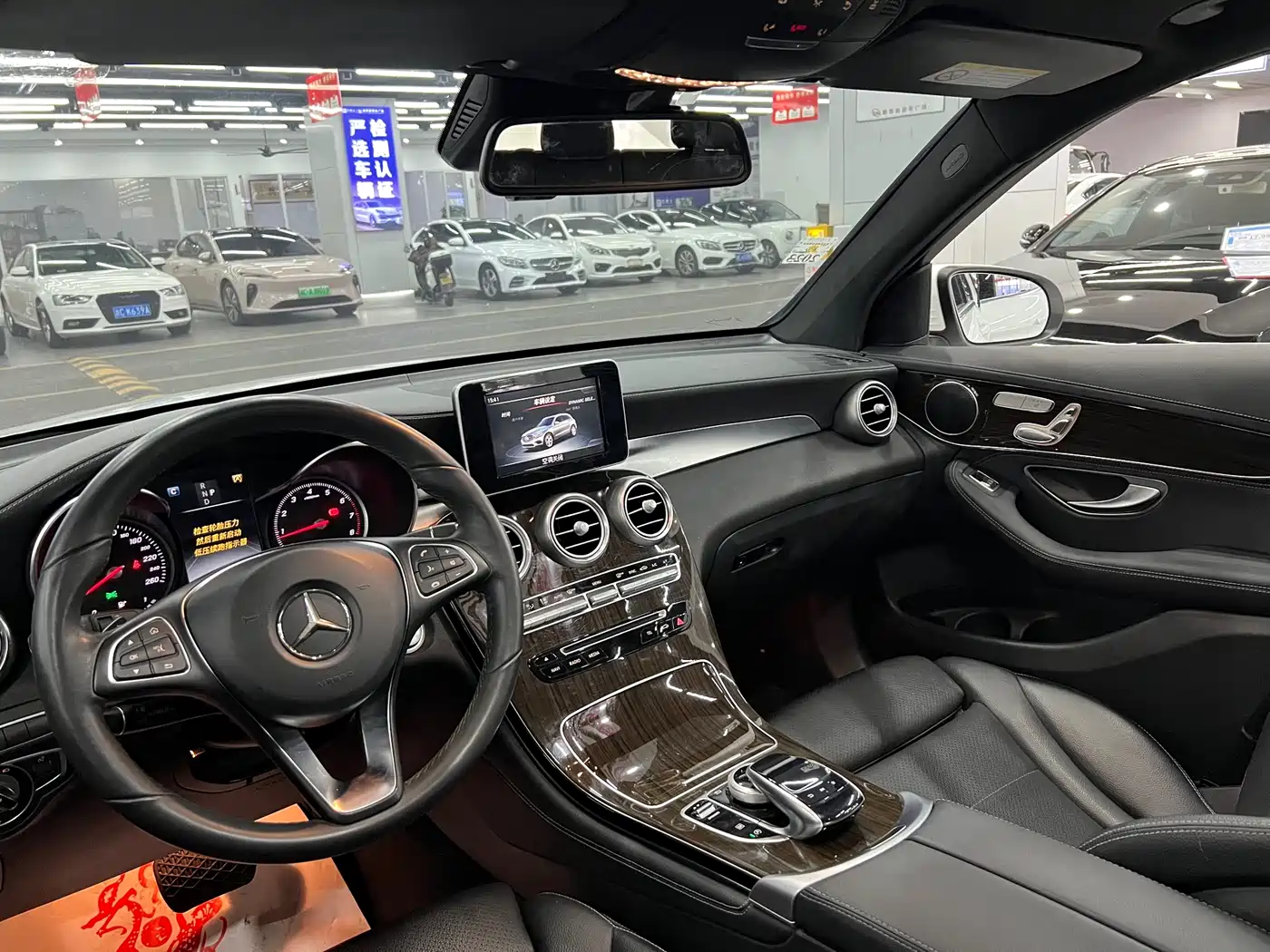 Mercedes-Benz GLC 2017 GLC 260 4MATIC Luxury фото 17