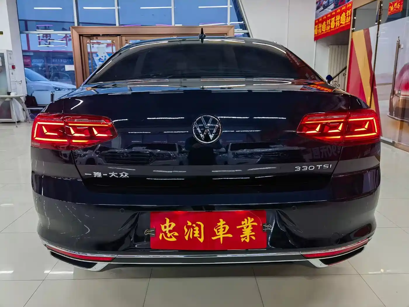 Volkswagen Magotan 2023 Model 2 Million Commemorative Edition 330TSI DSG Luxury фото 5