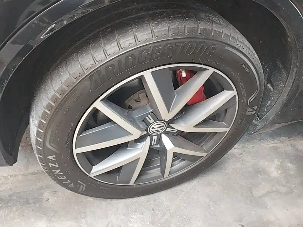 Фото 23 - Volkswagen Touareg