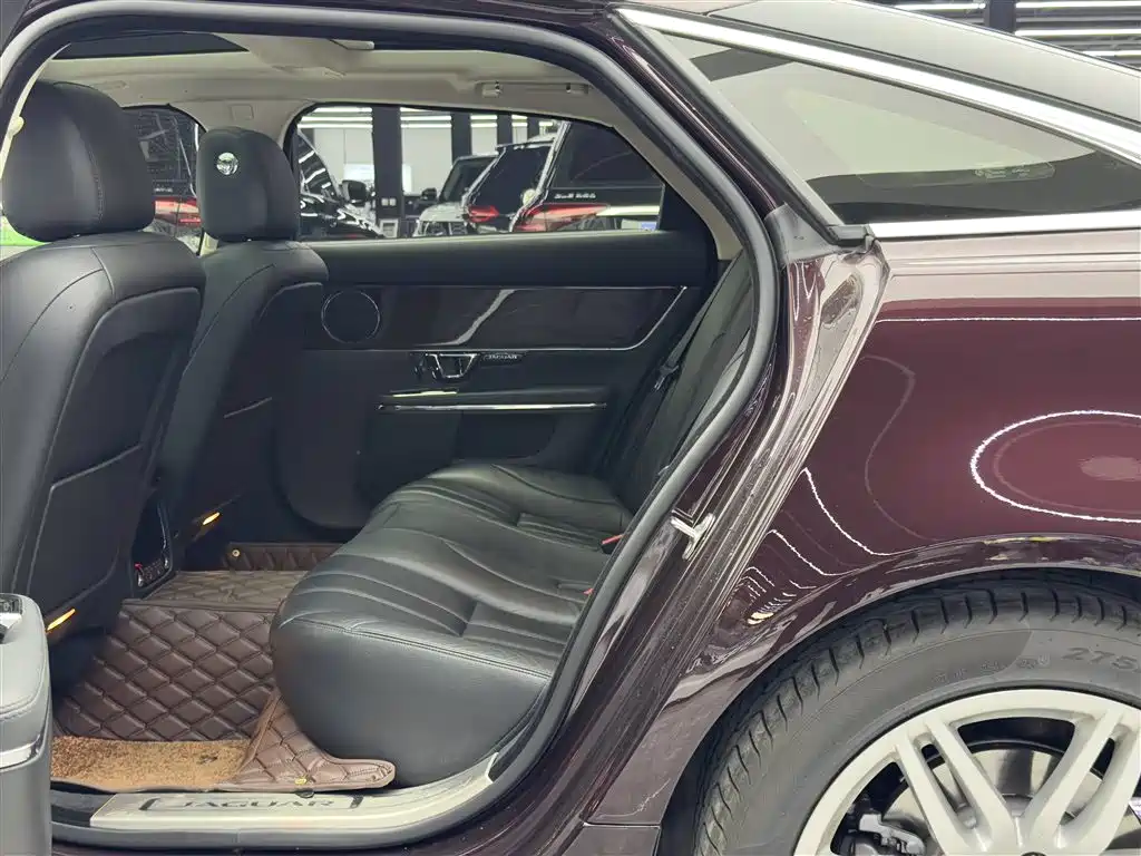Jaguar XJ 2018 XJL 3.0 SC 2WD Elegant Business Edition фото 7