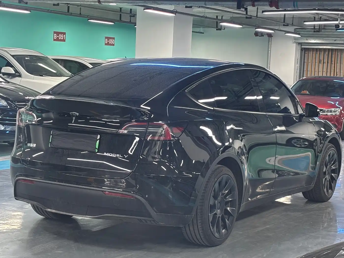 TESLA MODEL Y