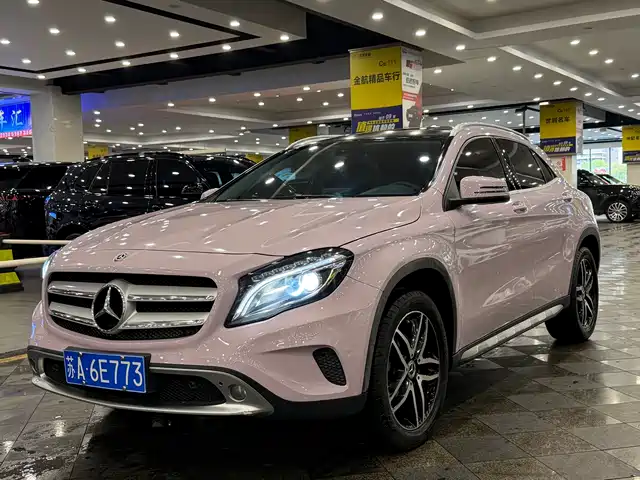 MERCEDES-BENZ GLA