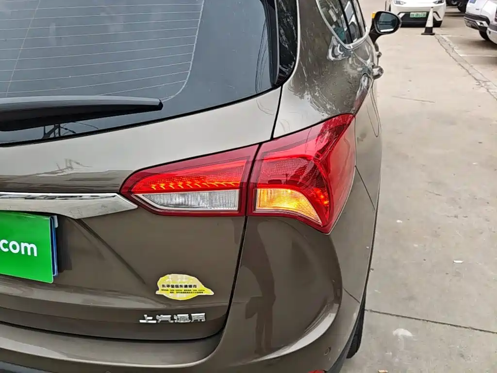 Фото 8 - Buick Envision Plus