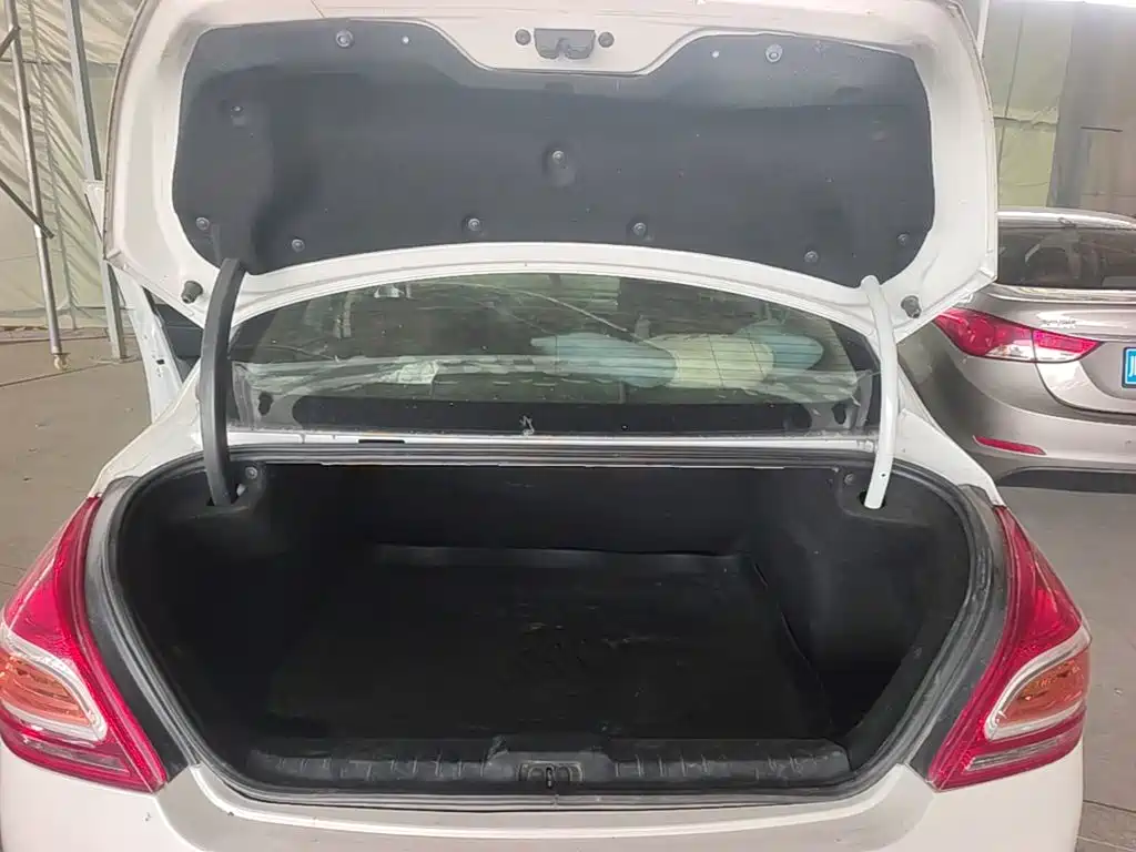 Peugeot 308 2015 2014 Model Joy Edition Classic 1.6L Manual Superior Style