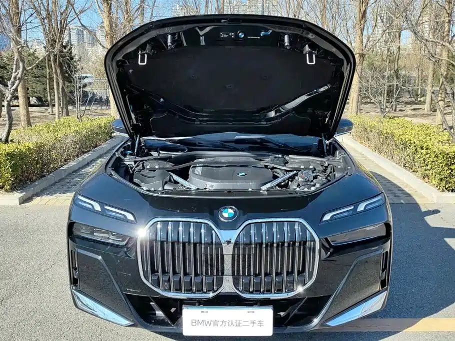 BMW 7-SERIES
