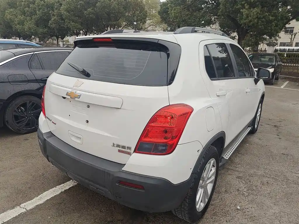 Chevrolet Trax 2016 1.4T Automatic 2WD Comfort Sunroof Edition фото 7